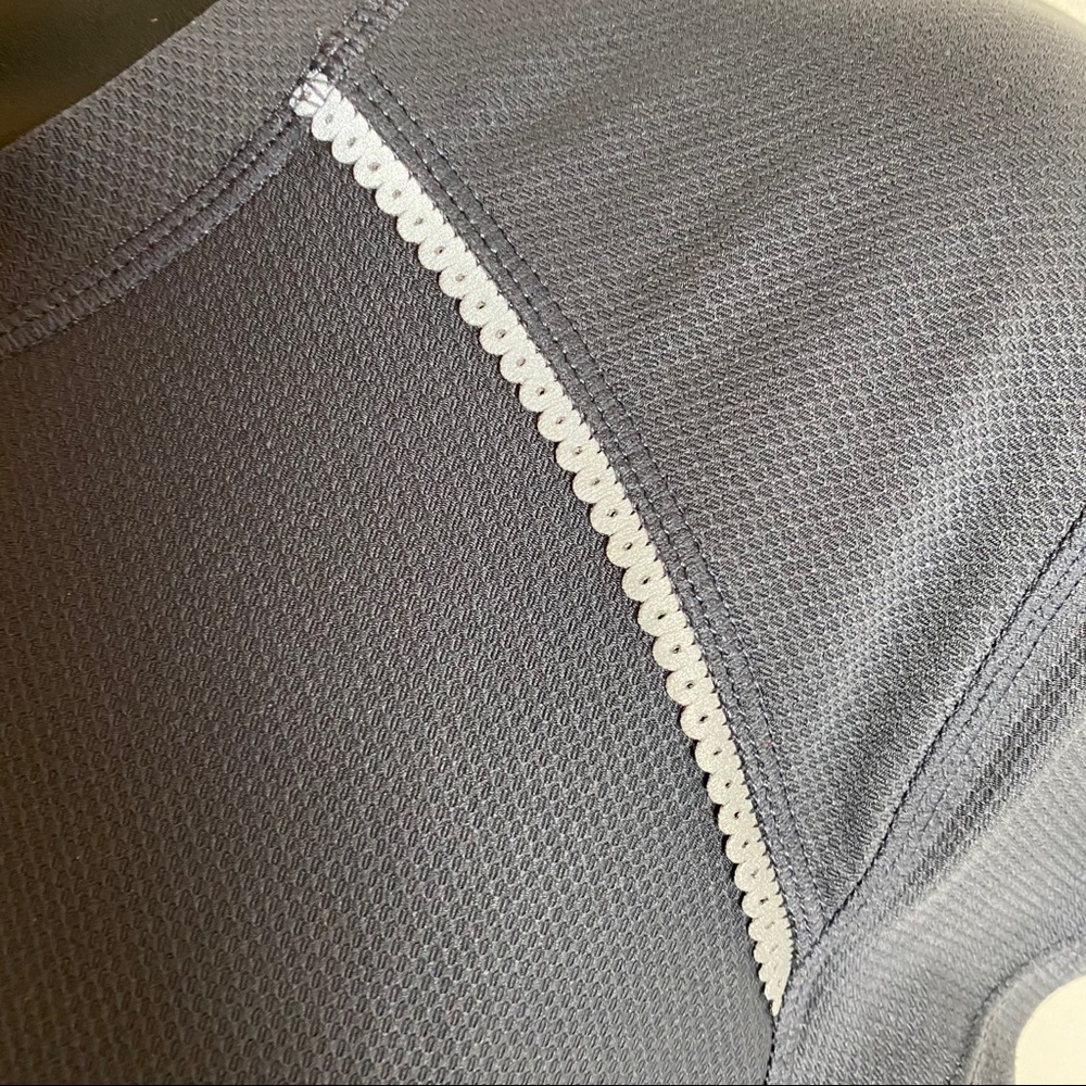 Athleta Women’s Athletic Tee Shirt Lace Trim Scrunched Sides Size Small - Picture 2 of 5